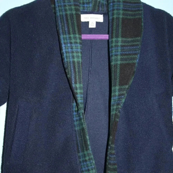 Free Assembly Fleece Jacket Sized XS - Picture 3 of 16